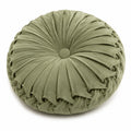 Cuscino decorativo rotondo 45 cm in velluto verde salvia con pieghe stile classico
